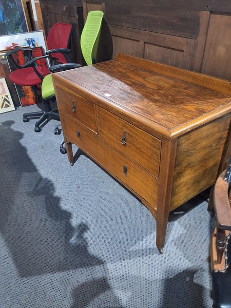 Lot 308 - CHEST OF DRAWERS