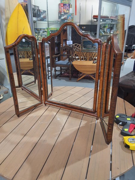 Lot 332 - MIRROR