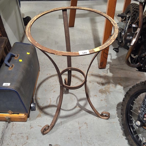 Lot 340 - TABLE BASE