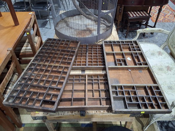 Lot 200 - PRINTERS TRAYS