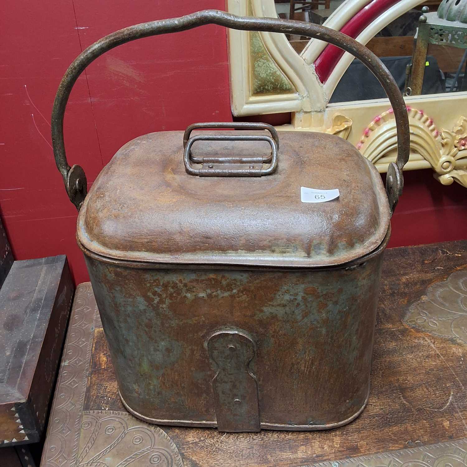 Lot 65 - ESKY LUNCH BOX