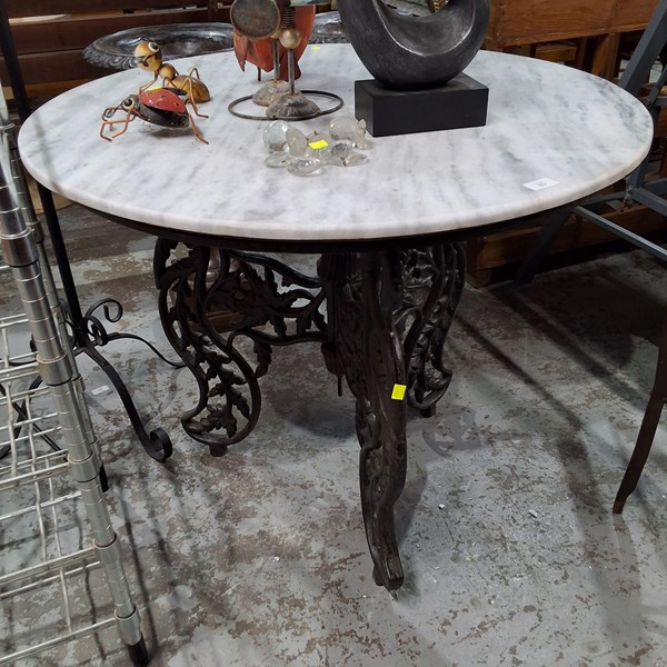 Lot 80 - GARDEN TABLE