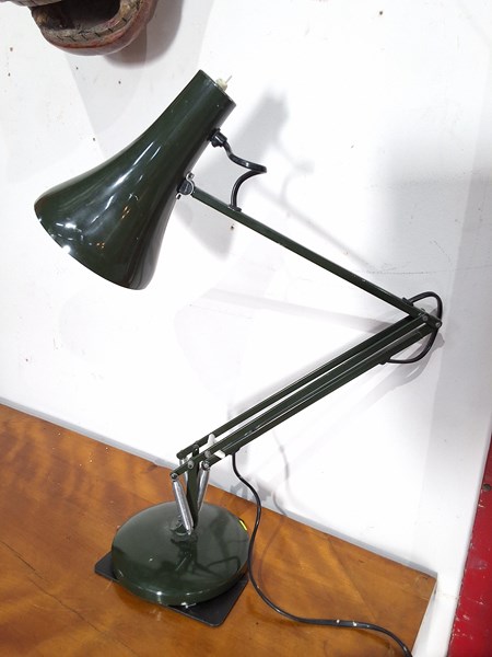 Lot 24 - DESK LAMP
