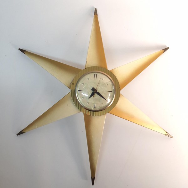 Lot 1093 - WALL CLOCK