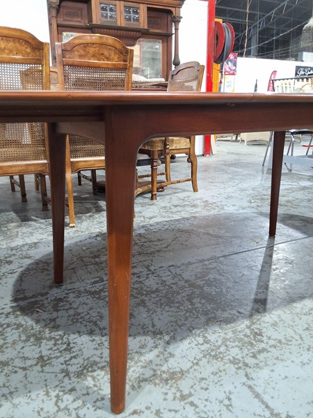 Lot 20 - DINING TABLE