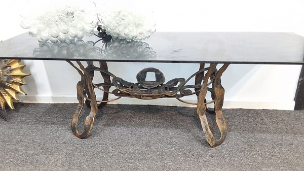 Lot 1433 - COFFEE TABLE