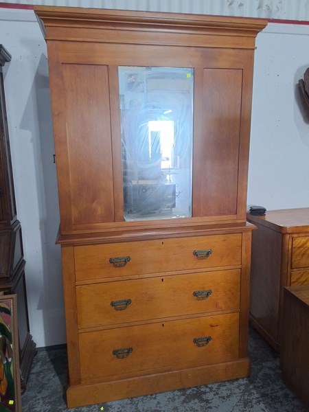 Lot 6 - BARRISTERS ROBE CABINET