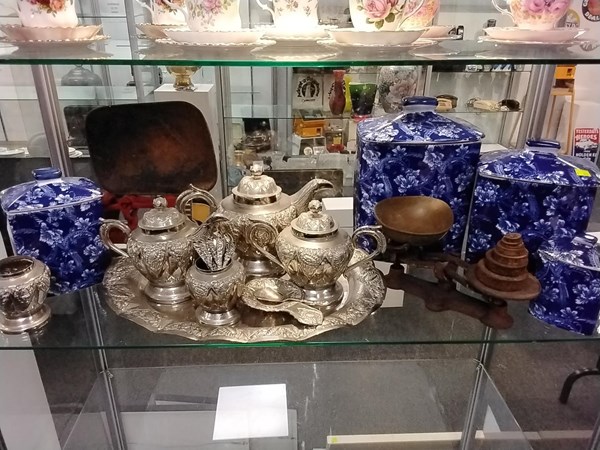 Lot 1196 - KITCHEN WARES