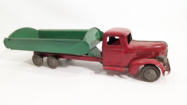 Lot 108 - TIN DUMP TRUCK