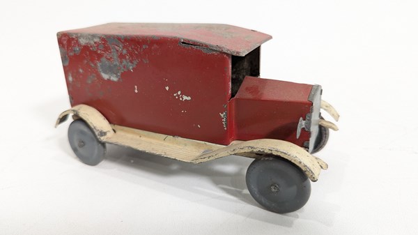 Lot 114 - WIND UP TRUCK