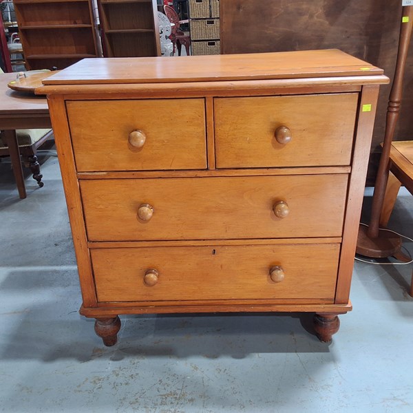 Lot 365 - CHEST OF DRAWERS