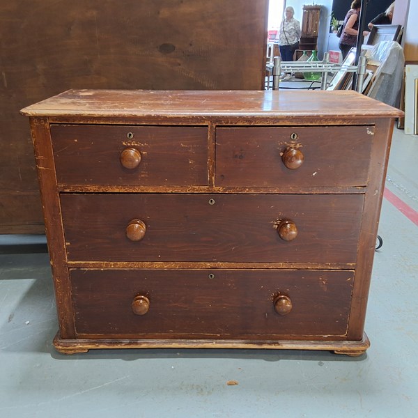 Lot 245 - CHEST OF DRAWERS