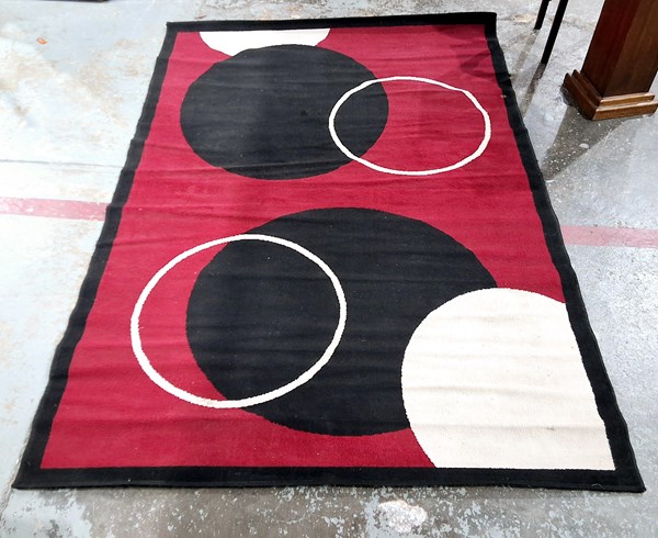Lot 189 - MODERN RUG