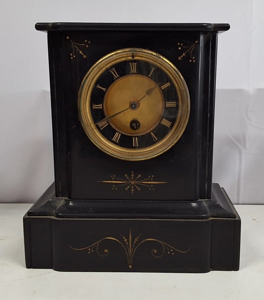 Lot 1287 - MANTEL CLOCK