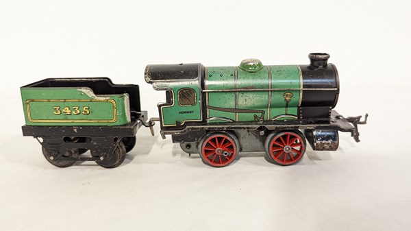 Lot 124 - HORNBY TRAIN