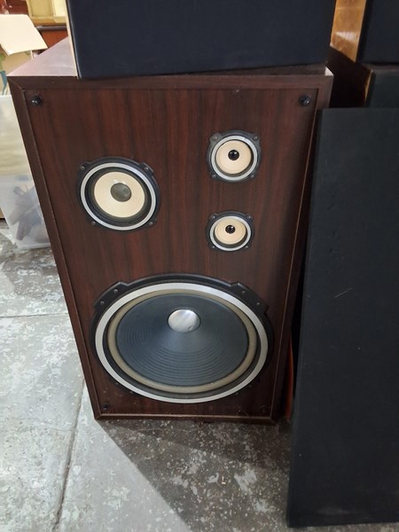 Lot 256 - STEREO SPEAKERS