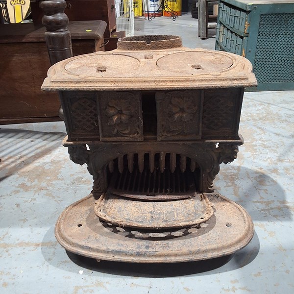 Lot 331 - STOVE