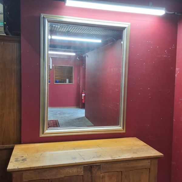 Lot 60 - MIRROR