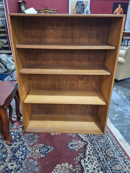 Lot 279 - BOOKSHELF