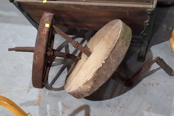 Lot 332 - GRINDING WHEEL