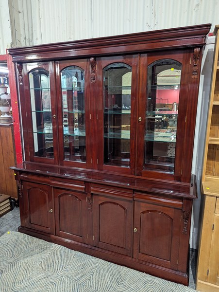 Lot 208 - DISPLAY CABINET