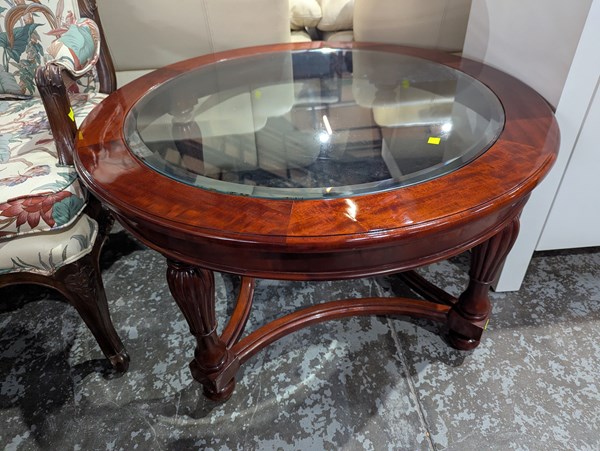 Lot 218 - COFFEE TABLE