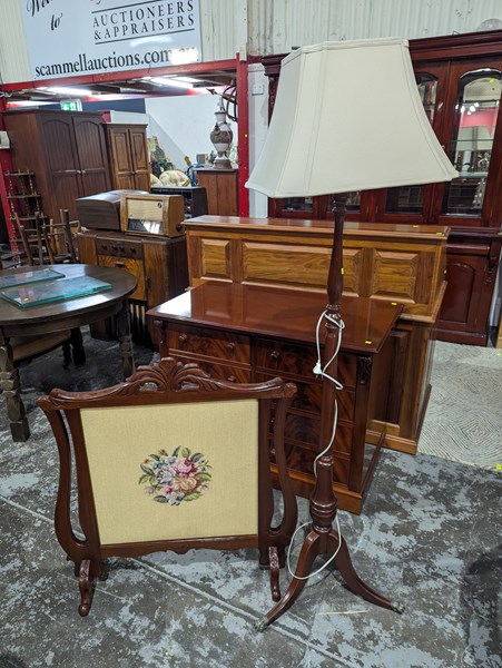 Lot 159 - LAMP AND SCREEN