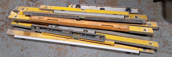 Lot 277 - BUILDERS LEVELS