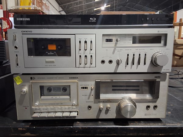 Lot 421 - STEREO LOT