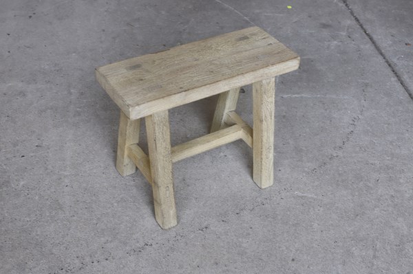 Lot 192 - STOOL