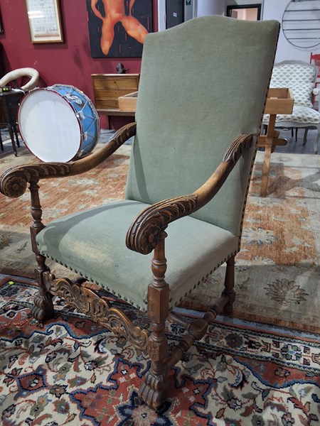 Lot 412 - ARMCHAIR