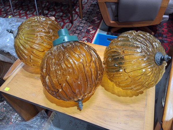 Lot 188 - OUTDOOR LAMPS