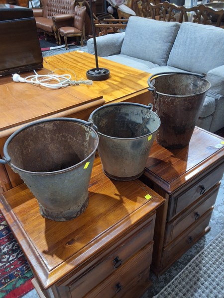 Lot 101 - BUCKETS