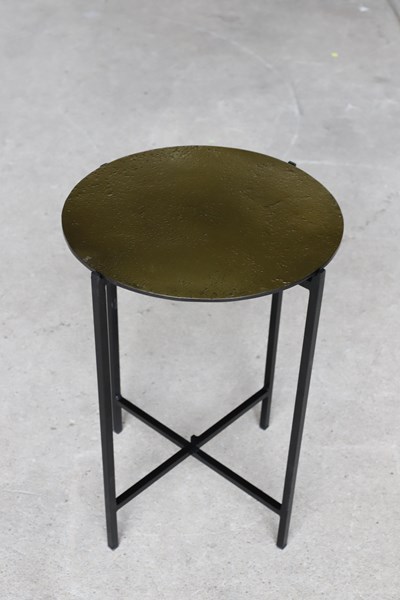 Lot 220 - SIDE TABLE