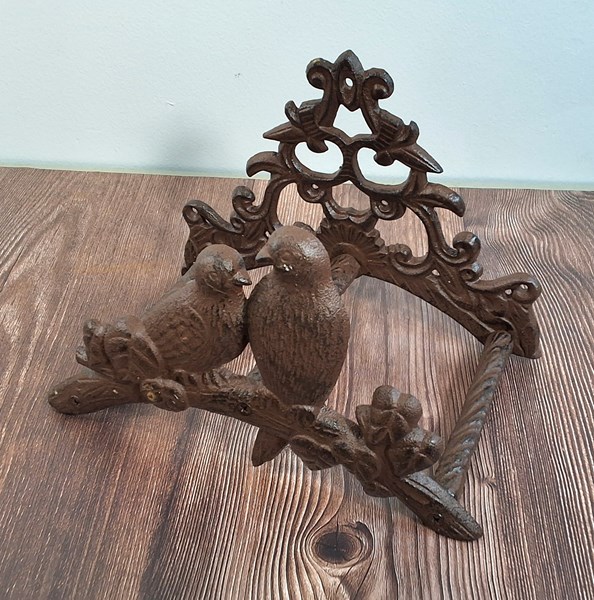 Lot 69 - HOSE REEL HOLDER