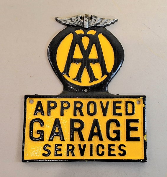 Lot 206 - WALL PLAQUE