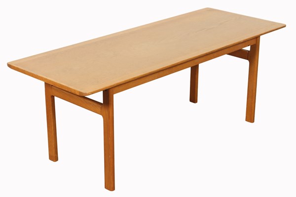 Lot 388 - COFFEE TABLE