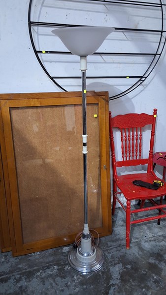 Lot 400 - STANDARD LAMP
