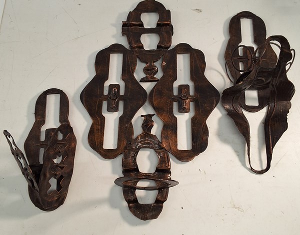 Lot 1393 - PLANT HOLDERS