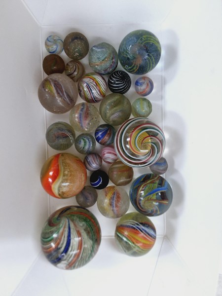 Lot 1203 - MARBLES