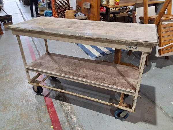 Lot 294 - INDUSTRIAL BENCH
