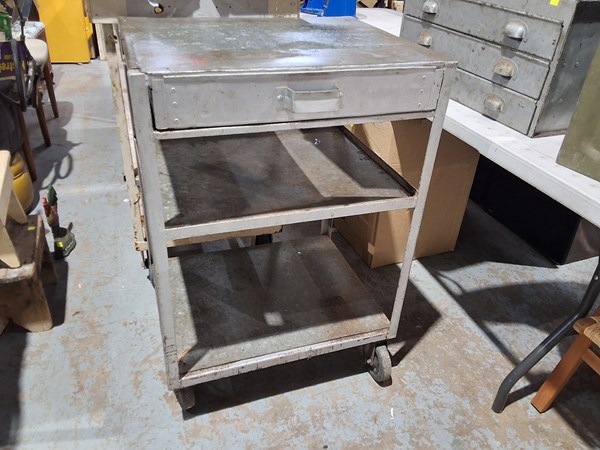 Lot 292 - WORKSHOP TABLE