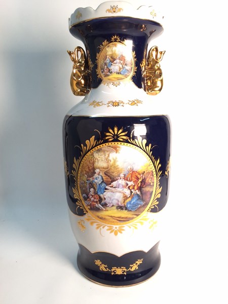 Lot 1332 - FLOOR VASE