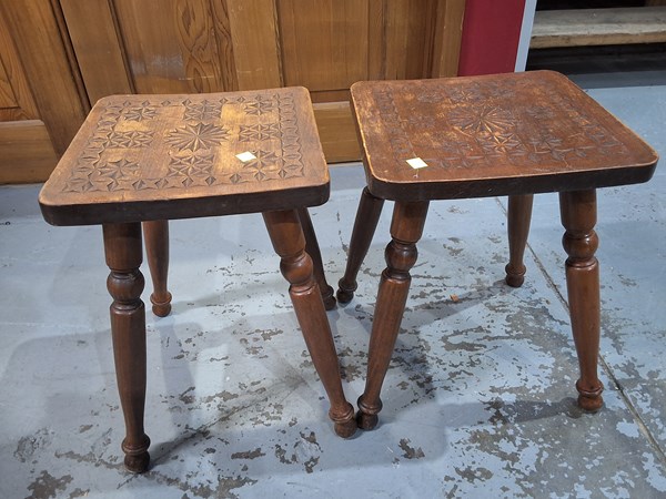 Lot 372 - STOOLS