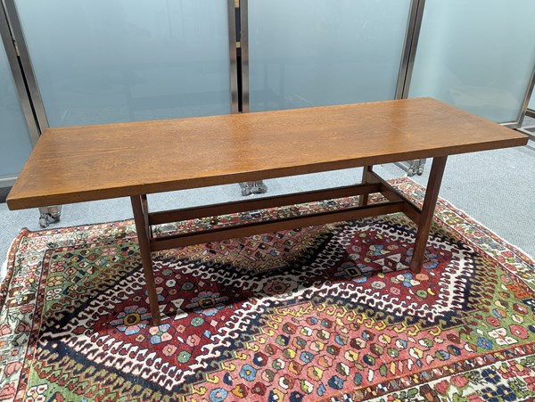 Lot 116 - COFFEE TABLE