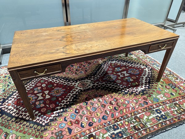 Lot 393 - COFFEE TABLE