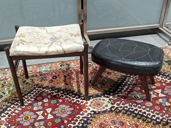 Lot 199 - STOOLS