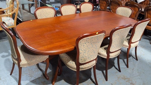 Lot 322 - DINING SUITE