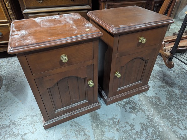 Lot 63 - BEDSIDES