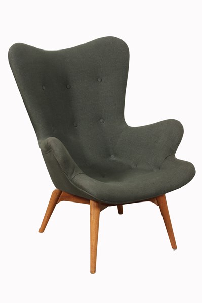 Lot 117 - FEATHERSTON R160 CONTOUR CHAIR